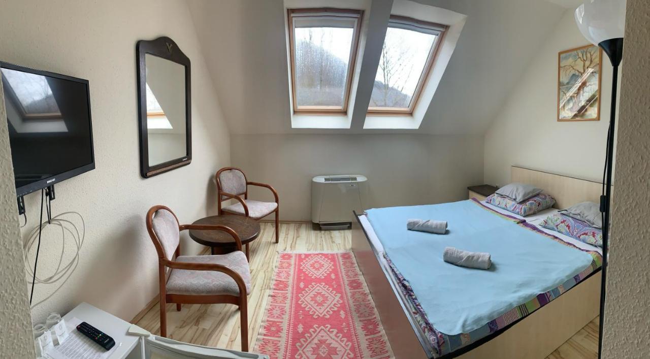 Bed and Breakfast Tündérszikla Panzió Pilisjaszfalu Esterno foto