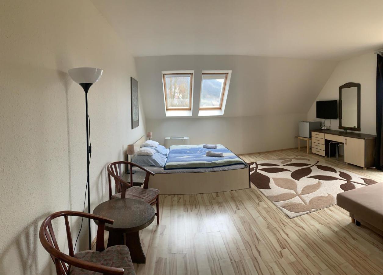 Bed and Breakfast Tündérszikla Panzió Pilisjaszfalu Esterno foto